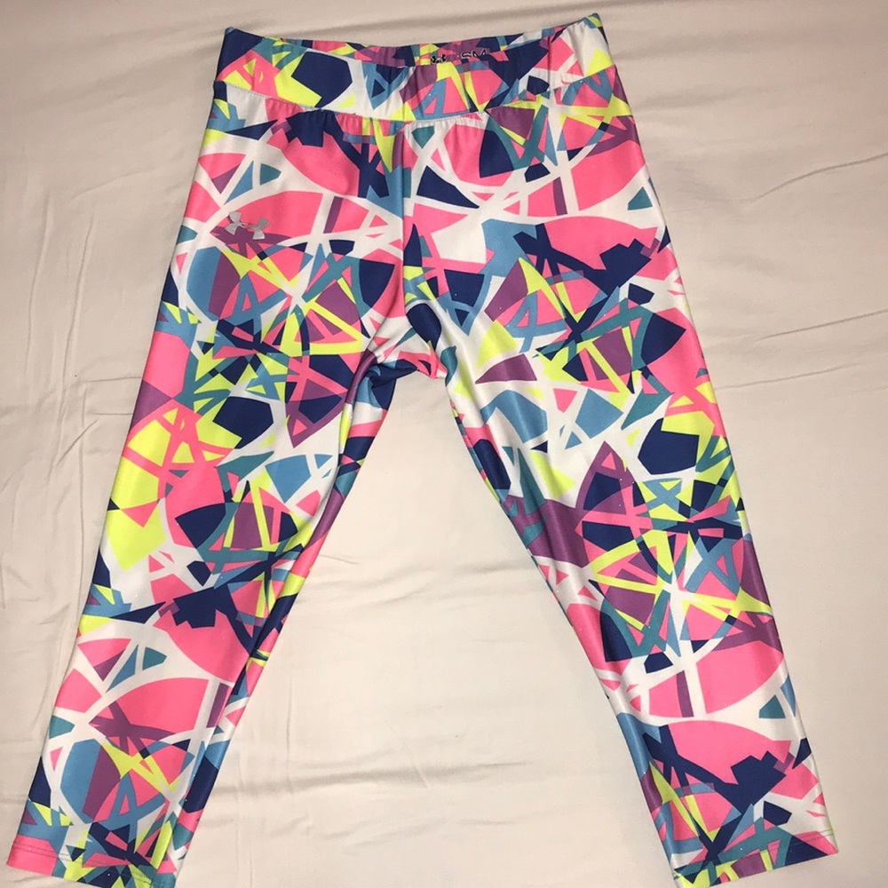 Vibrant Cropped Athletic Leggings